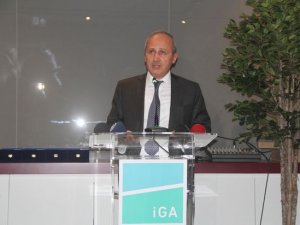 Bakan Turhan: 10 havayolu İstanbul'a sefer düzenliyor