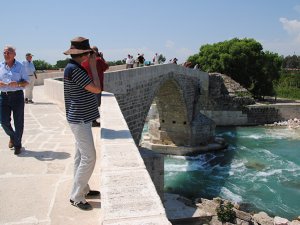 Sultanların Köprüsü, günümüzde turistleri köprüsü oldu