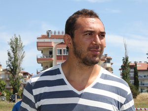 Kırkpınar başpehlivanı Ali Gürbüz, kemeri babasına ithaf etti