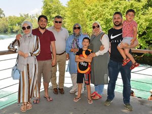 Yargıtay Başkanı ve ailesinin Manavgat Şelalesi heyecanı