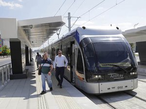 Antalya'da 3 etap raylı sistem seferleri başladı