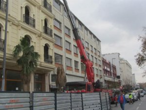 Celal Ağa Oteli’nin aykırı inşaat bölümleri tıraşlandı
