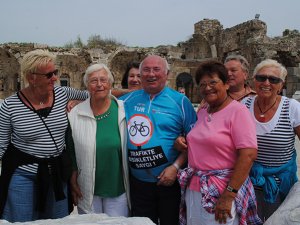 Güldal: Küstürdüğümüz Almanları geri kazanmak zorundayız