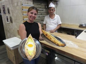Fatih’te Karadeniz Pidesi’ne ‘hanım eli’ değdi