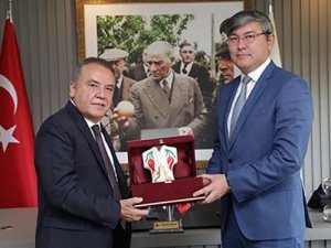 Büyükelçi: 300 Bin Kazak turist tatilini Türkiye'de yapıyor