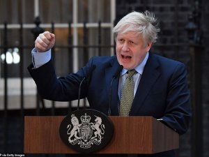 Boris Johnson İngiltere'de tek başına iktidar oldu