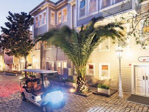 Soğuk Çeşme Sokak ve Yeşil Ev’de Hilton imzası