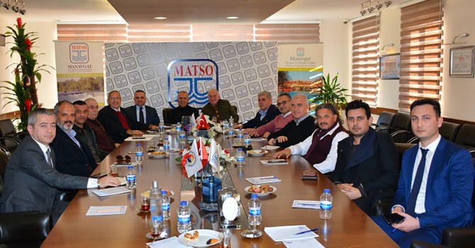 Doğu'da kış: Erçek Gölü buz tuttu