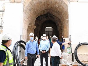 Şehzade Korkut Camii ahşap işlemeleri göz dolduruyor