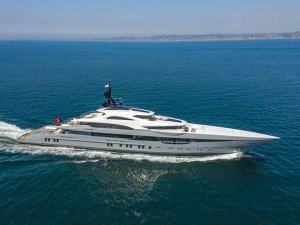 Denizde lüks yaşamın gözdesi: Yüzen saraylar