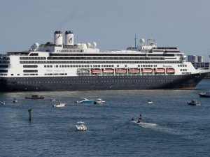 CDC, ABD'nin yolcu gemileri yasağını Eylül ayına uzattı