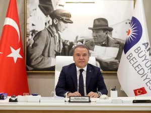 Muhittin Böcek, en başarılı belediye başkanı seçildi 