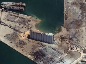 Beyrut Limanı'nın patlama öncesi ve sonrası uydu görüntüleri