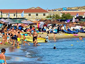 Salgında 'dünyanın ilk sakin adası' Gökçeada’ya akın