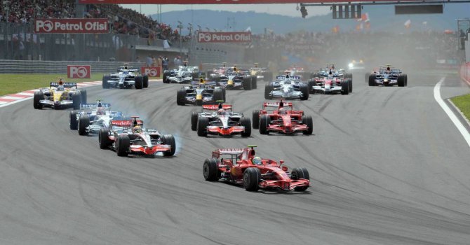 Rekor için Everest'ten atlayacak