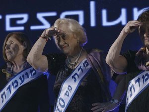 Titanic Taksim'e Sinem Zorlu