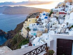 İngiltere'nin karantina listesine yedi Yunan adası eklendi