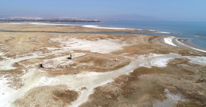 Turistler Çin'den çayla dönecek