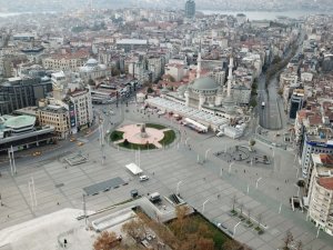 Boş kalan İstanbul'un keyfini turistler çıkardı