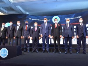 Bakan Ersoy: Turizmde rakiplerimize göre daha az kayıp yaşayacağız