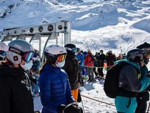 200 kadar İngiliz turist karantina otelinden kaçtı