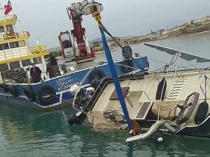 Alaçatı Port'u hortum vurdu! Ünlü iş insanları kaçıyor