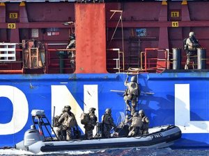 Fransız askerlerinden Akdeniz’de Türk gemisine baskın