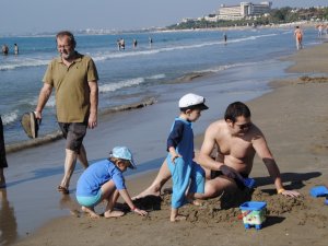 Side sevdalısı Almanlar tatilin keyfini çıkarıyor