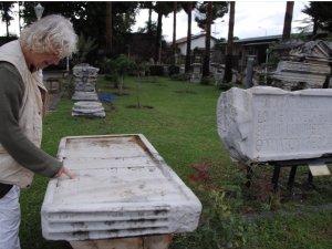 Roma dönemi zeka oyuncağı turistlerin ilgisini çekiyor