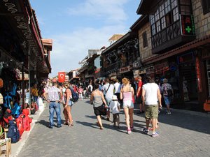 AB normlarından uzaklaşırsak; Antalya'ya Alman turist çekemeyiz''
