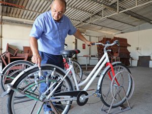 Elektrik üreten bisiklet telefon şarj edecek