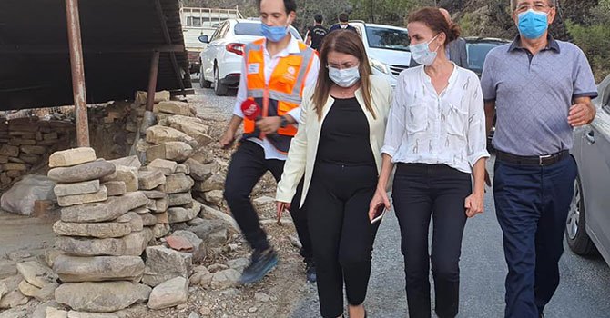 KKTC'ye pikniğe 8 uçakla gidenler; yangına uçak gönderemiyor