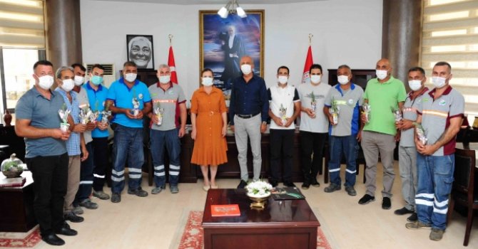 Başkan Çalkaya'dan alev savaşçılarına anlamlı hediye 