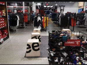 Adidas, Reebok'ı 2,5 milyar dolara resmen sattı