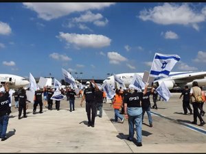 Havacılık çalışanları Tel Aviv Havalimanı'nda eylem yaptı