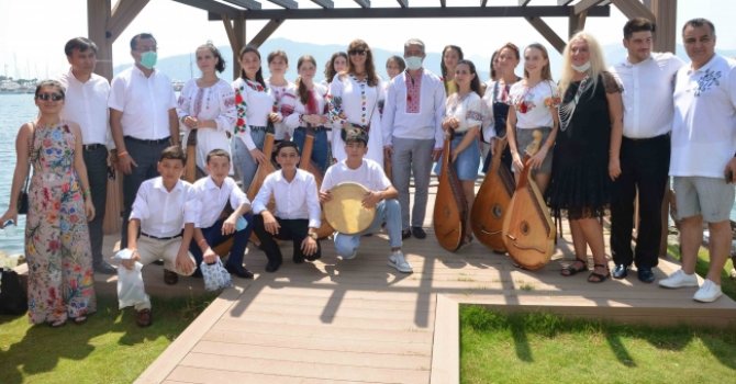 Marmaris'e moral için Ukrayna ve Özbekistan'dan geldiler
