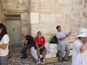 Müslüman yolcu uçaktan indirildi