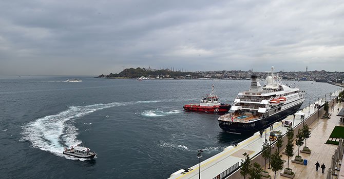 Dünyanın tek yer altı kruvaziyer terminalinde gemi