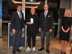 Mövenpick Hotel Bursa’nın şefi Vittorio Sindoni’ye Hizmet Ödülü