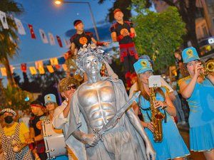 Kaleiçi Old Town Festivali 21 ülkeden 36 ülkenin katılımı ile başladı