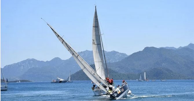 Marmaris Uluslararası Yelken Yarışları'nda kupalar verildi