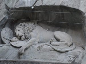 İsviçre'de tartışmalı ünlü bir anıt: Luzern Aslanı