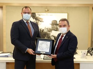 Antalya Konyaltında 30 bin Ukraynalı yaşıyor