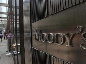 Moody's, Türkiye'nin kredi notunu düşürdü