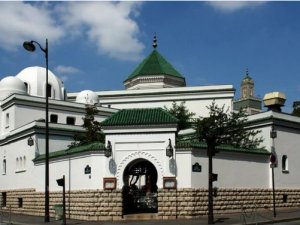 Fransa’da 21 cami kapatıldı, 99 cami ise gözetim altında