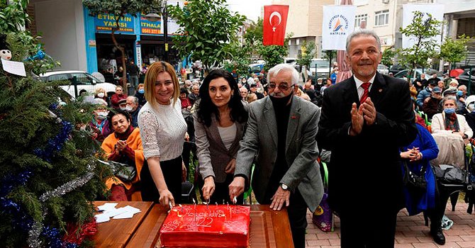Yaşlı Evi’nin kıdemli sakinleri yeni yılı birlikte kutladı.