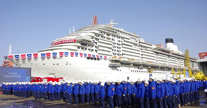 Carnival Curise’ın Çin yapımı yolcu gemisi deniz indirildi