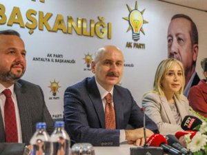 Bakan, 100 yıldır tren bekleyen Antalya'da demiryolları ile övündü