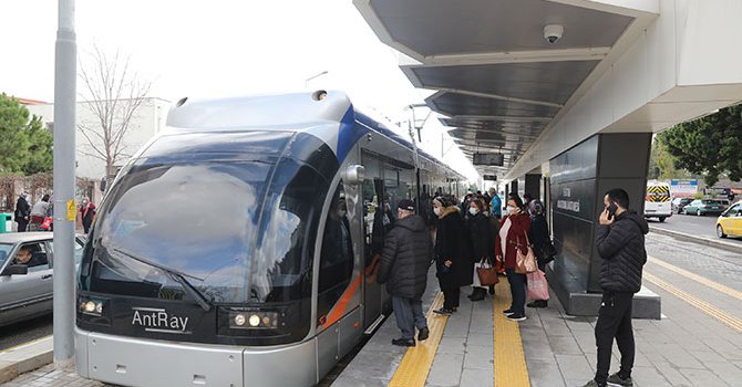 Antalya'da tramvayla iki ay içinde 892 bin kişi taşıdı