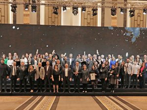 "Yılın En İtibarlıları" ödüllerine kavuştu